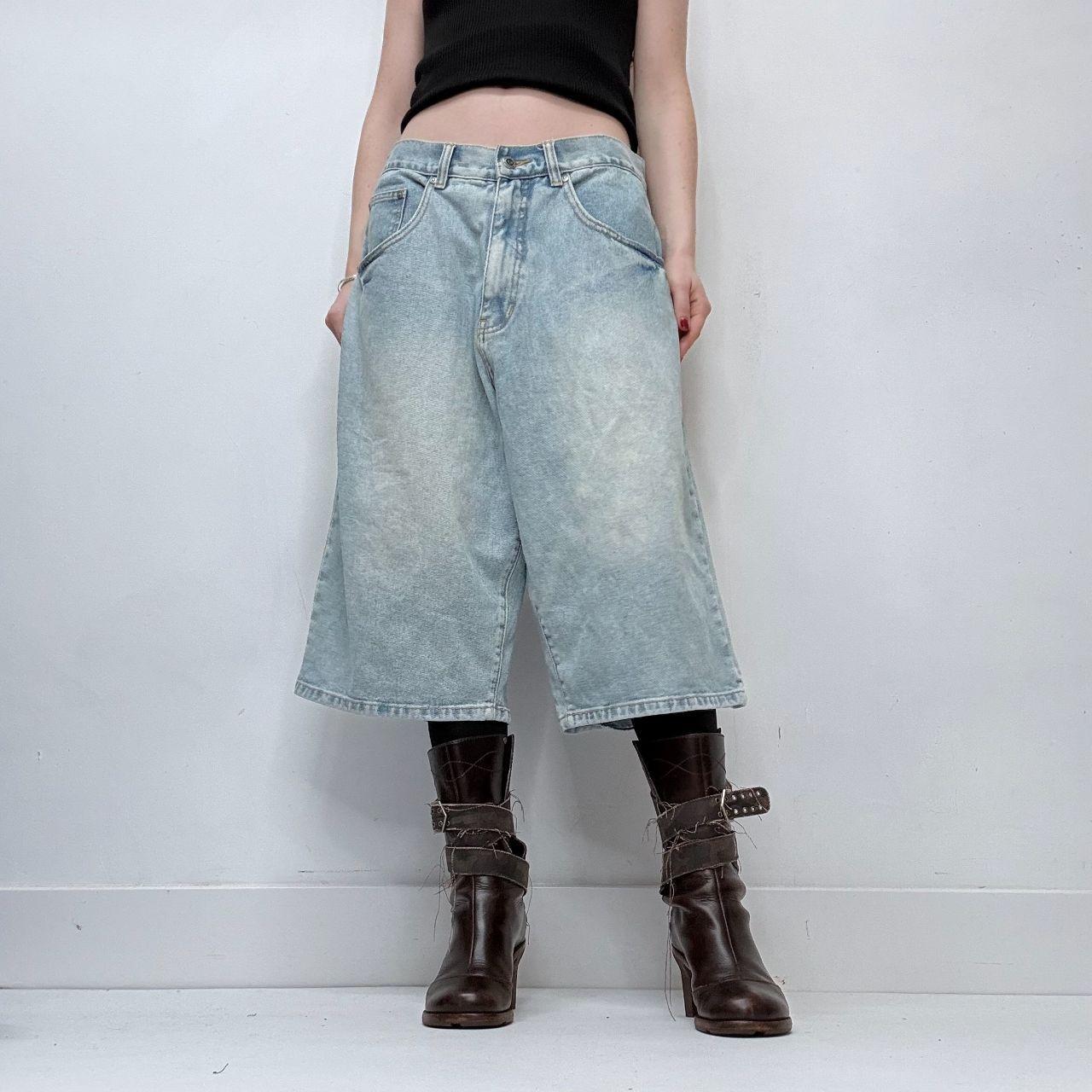 Oversized distressed denim baggy jorts