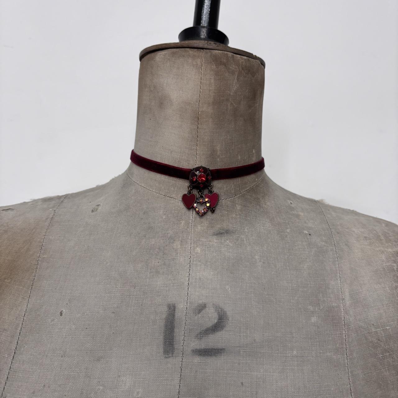 Red velvet love heart choker