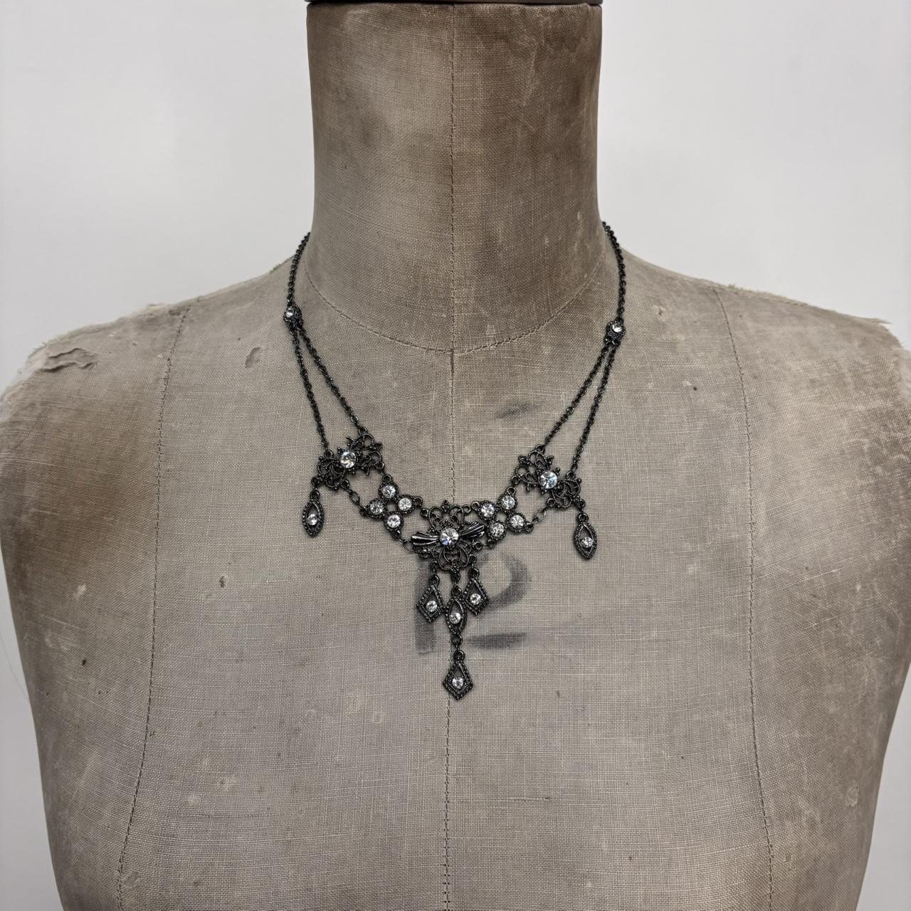 Drape gothic grunge necklace