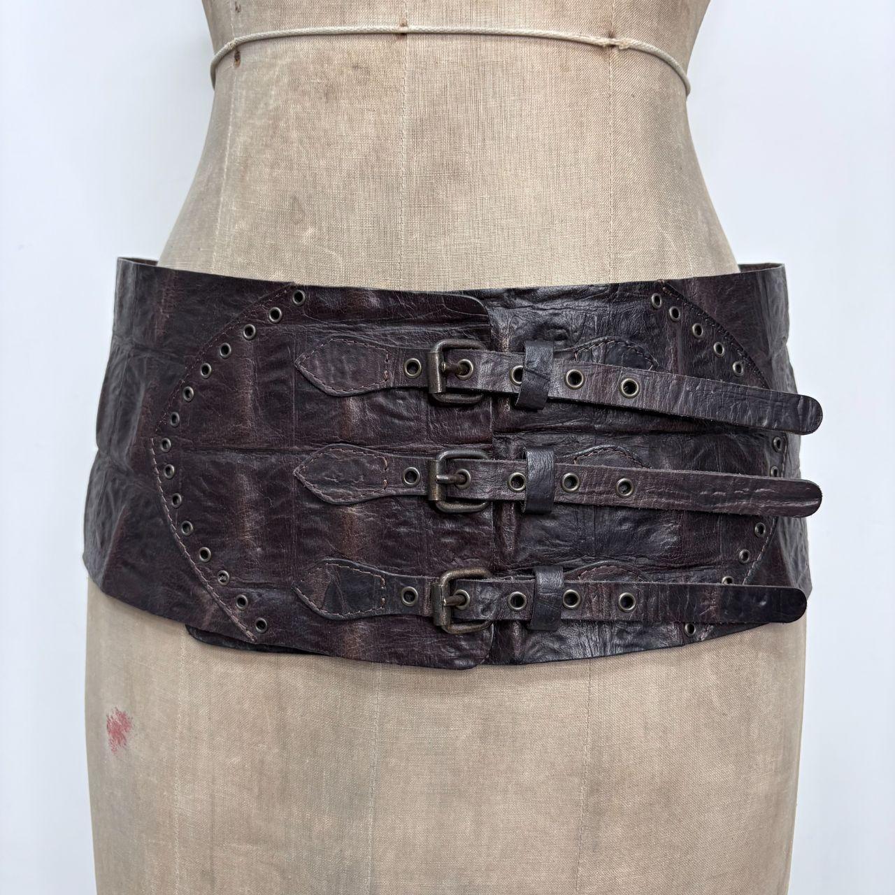 Thick oversized buckle leather belt