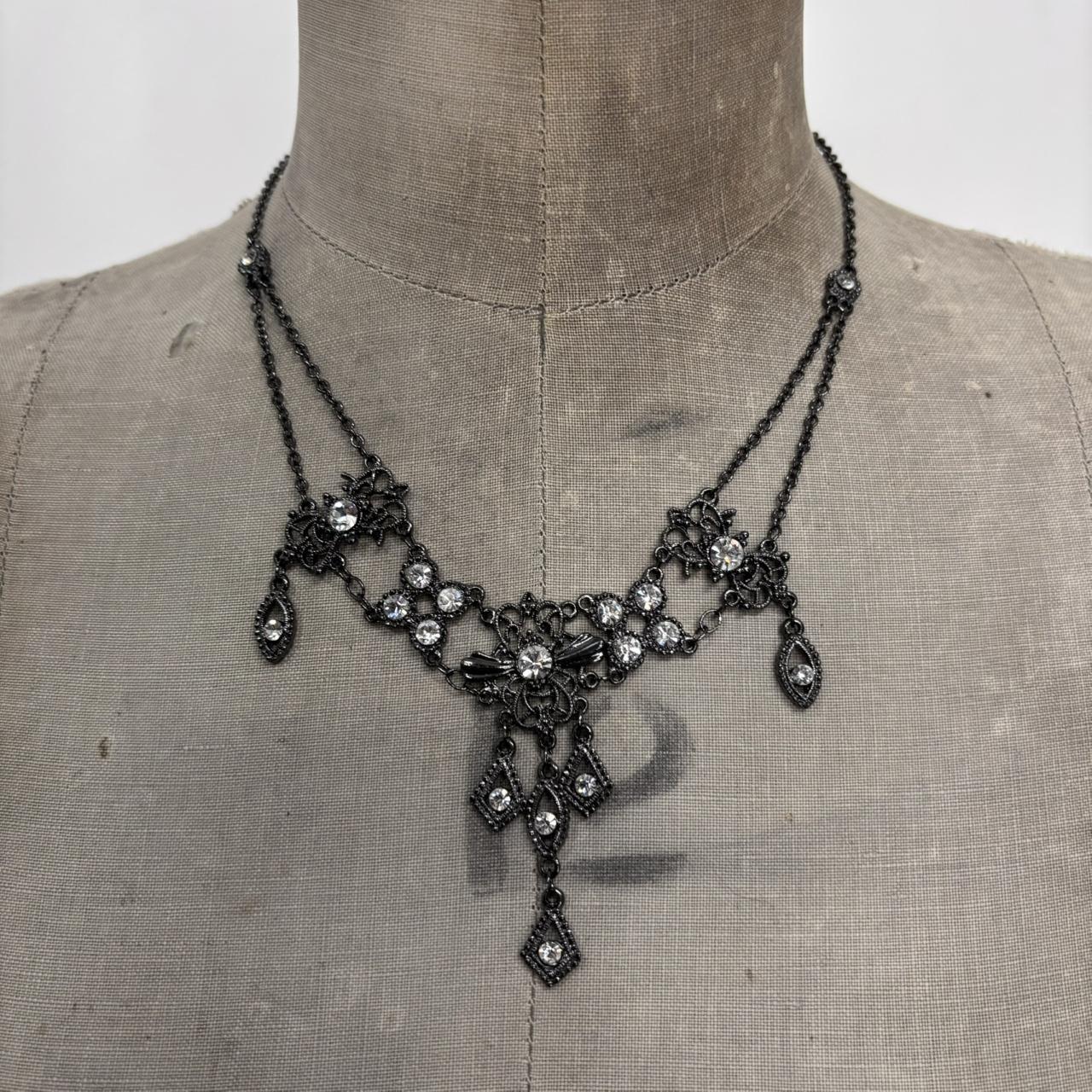Drape gothic grunge necklace