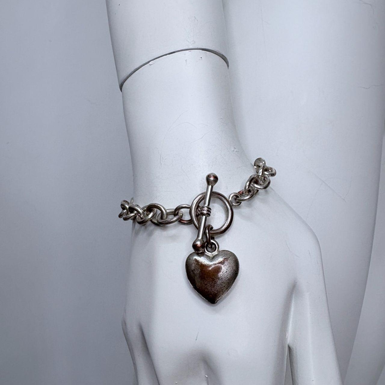 Chunky silver chain love heart bracelt