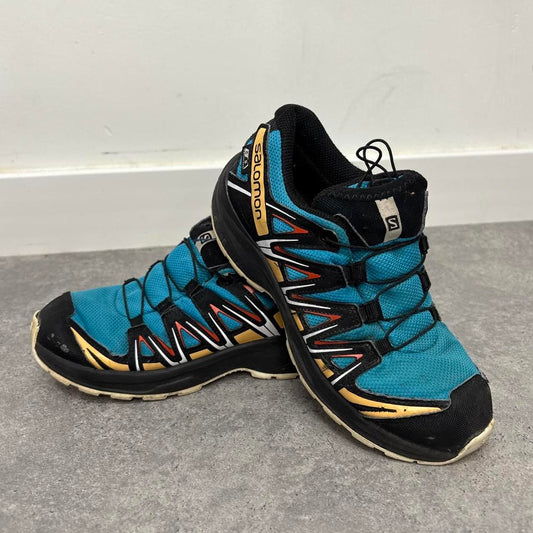 Salomon trainers