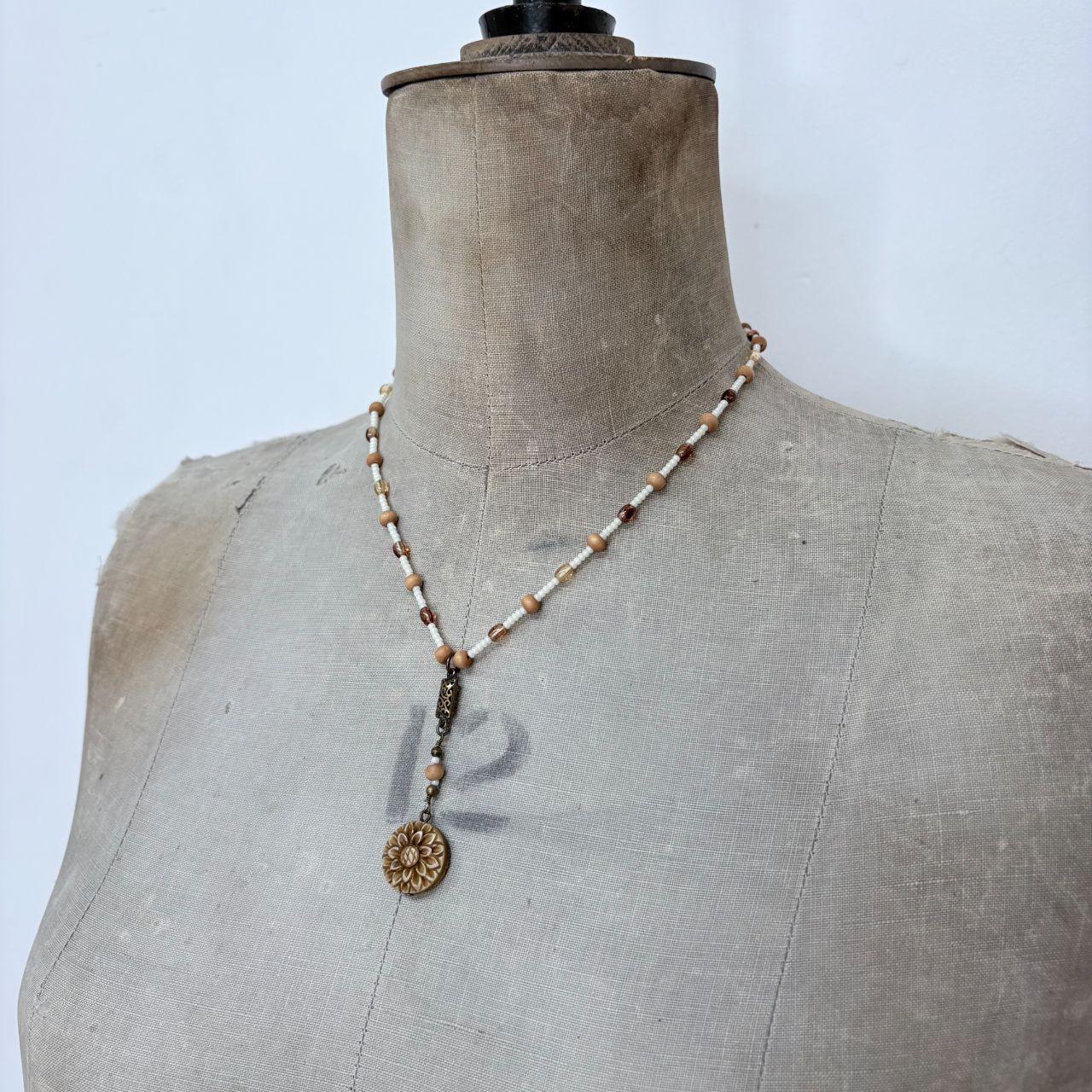 Boho beaded flower necklace
