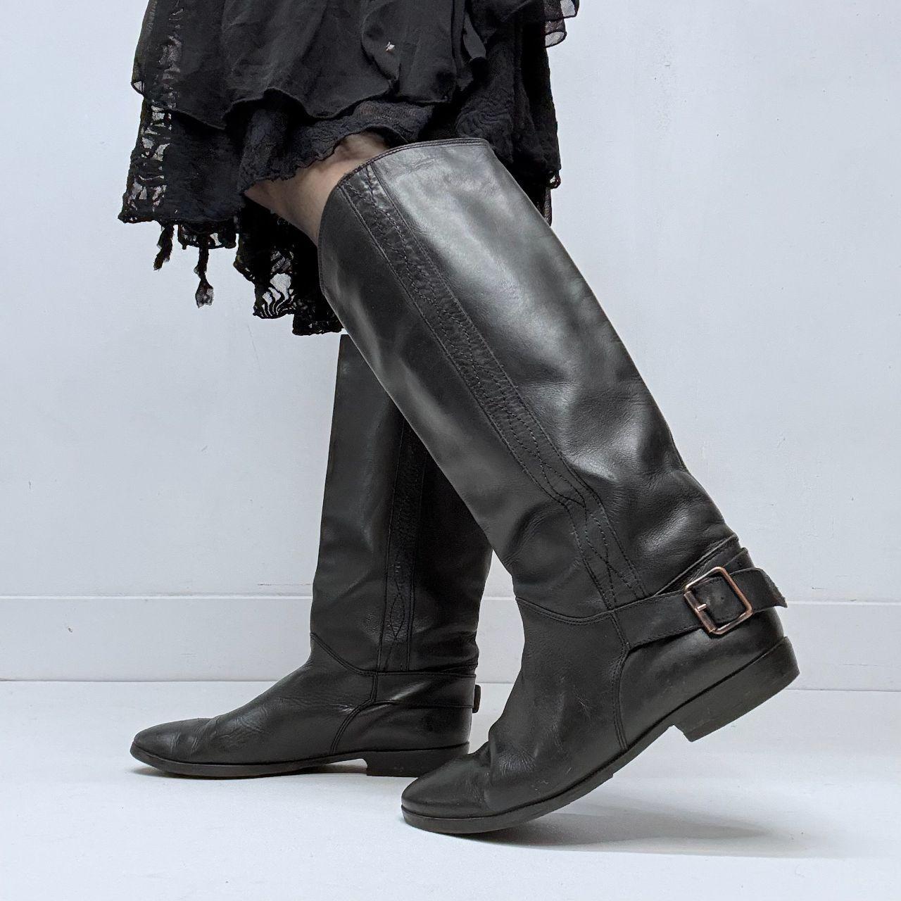 Black leather western cowboy boots