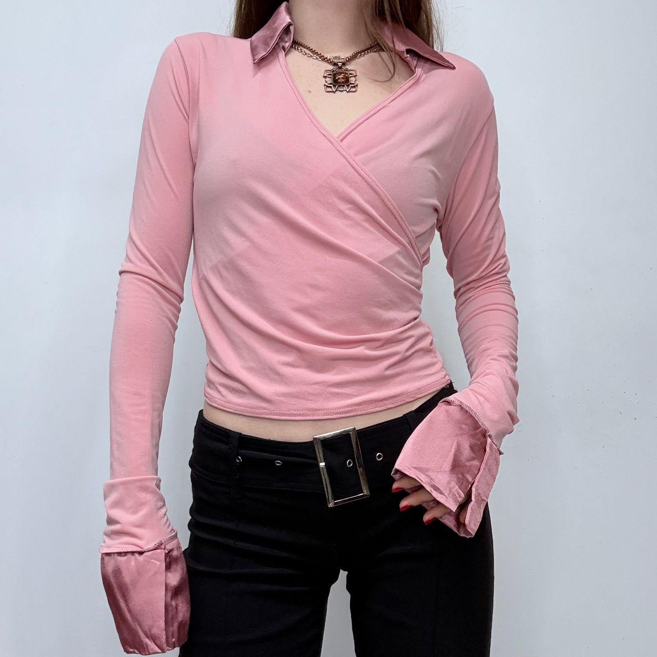 Cropped pink fitted shirt
