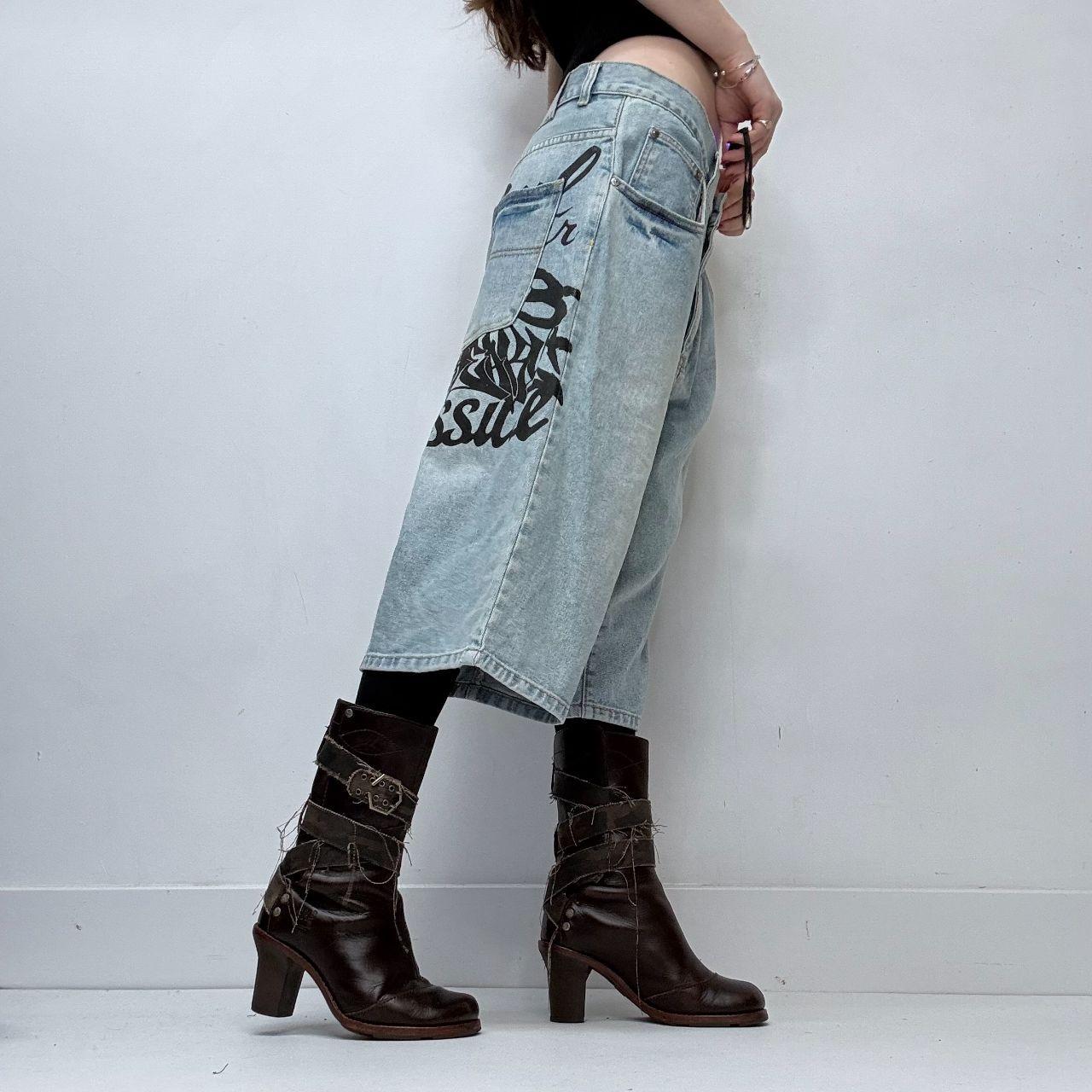 Oversized distressed denim baggy jorts