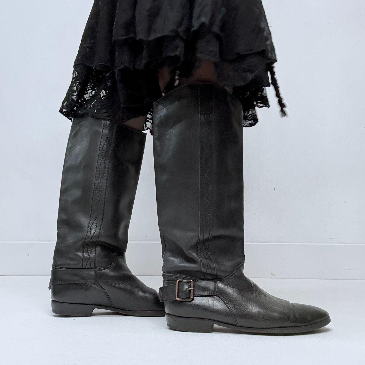 Black leather western cowboy boots