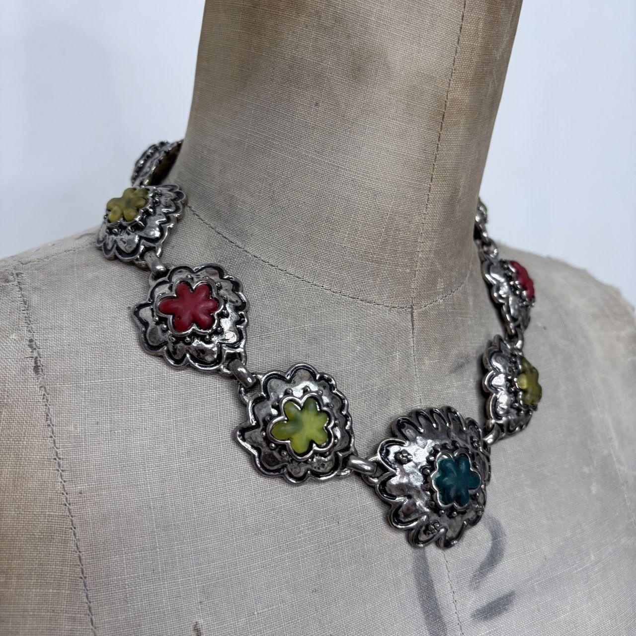 Chunky silver flower necklace