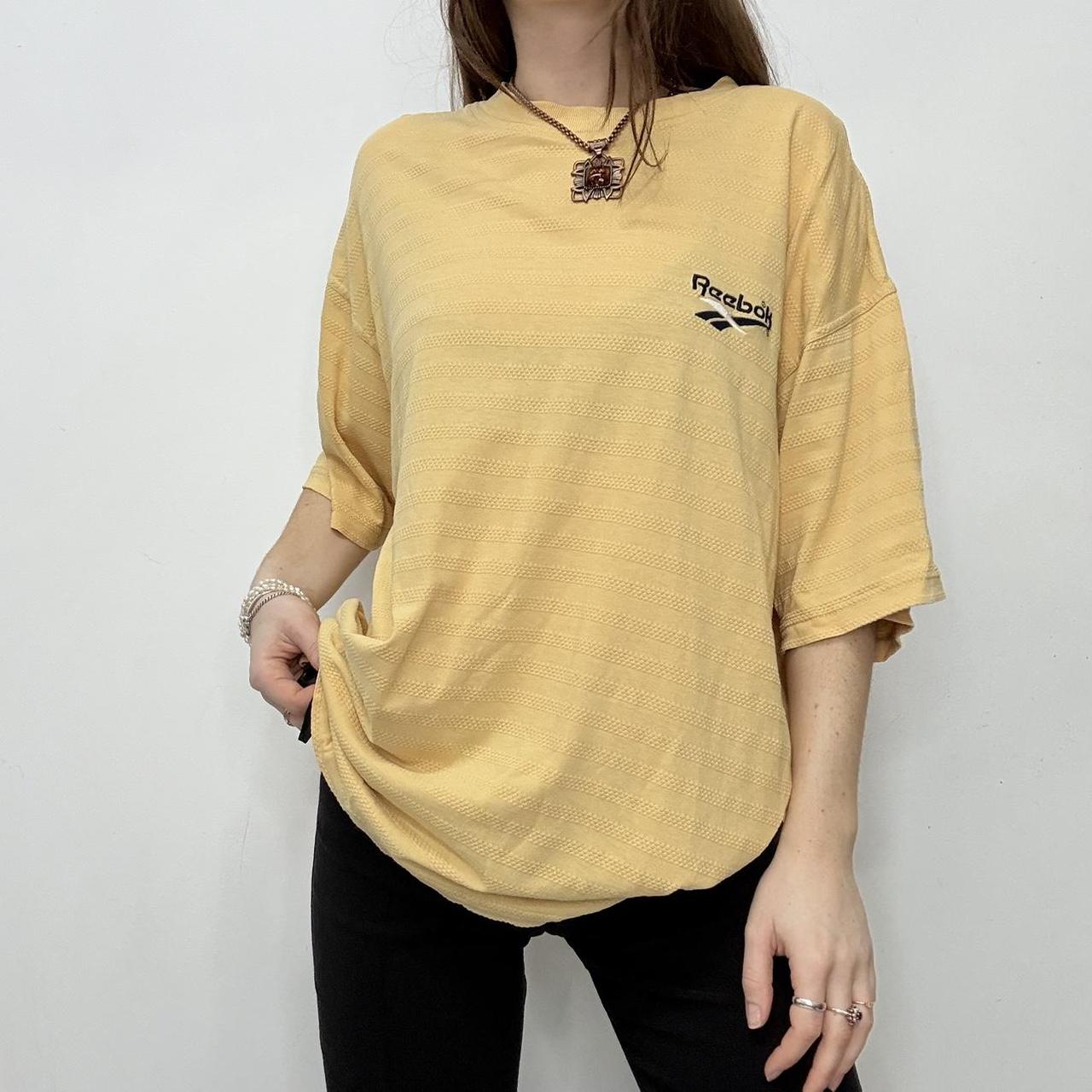 Baggy short sleeve yellow Reebok t-shirt