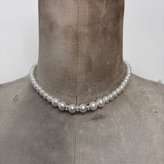 Faux pearl chocker necklace