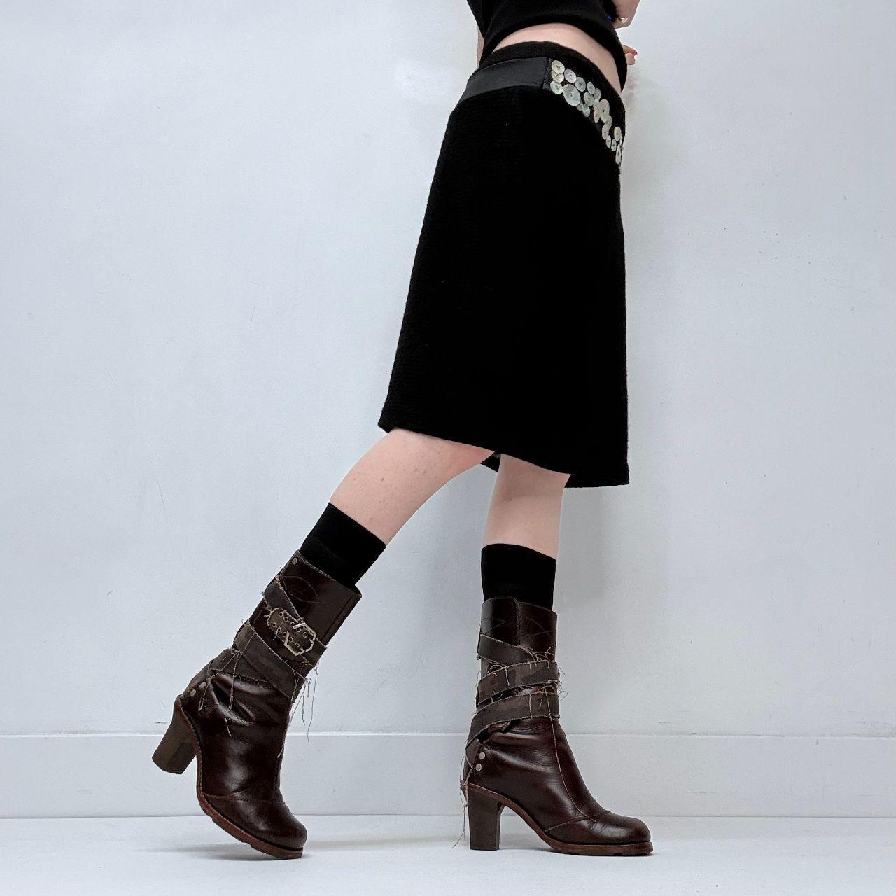 Black twee mother of pearl button skirt