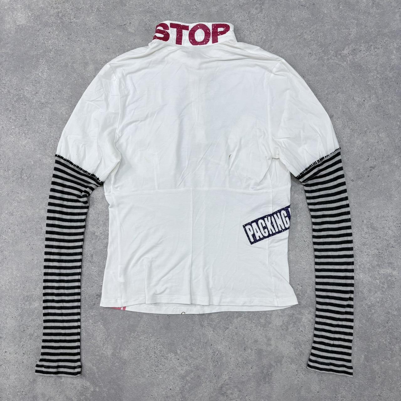 White graphic appliqué puff striped shirt