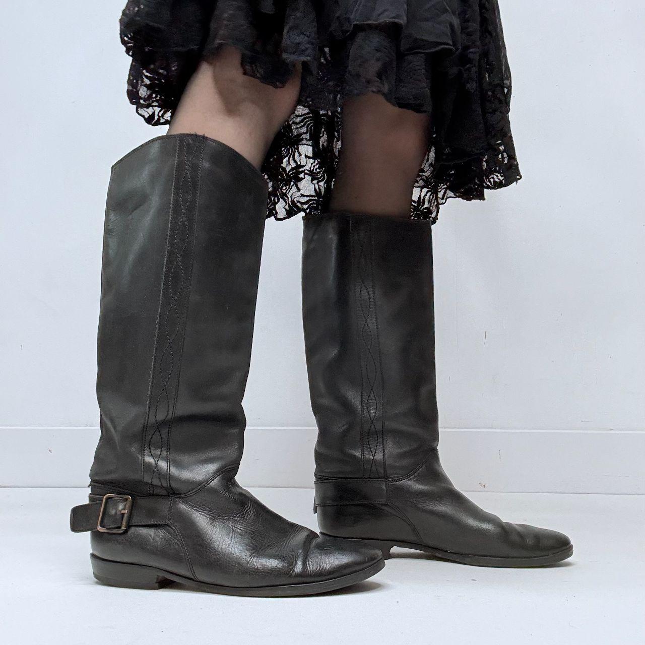 Black leather western cowboy boots