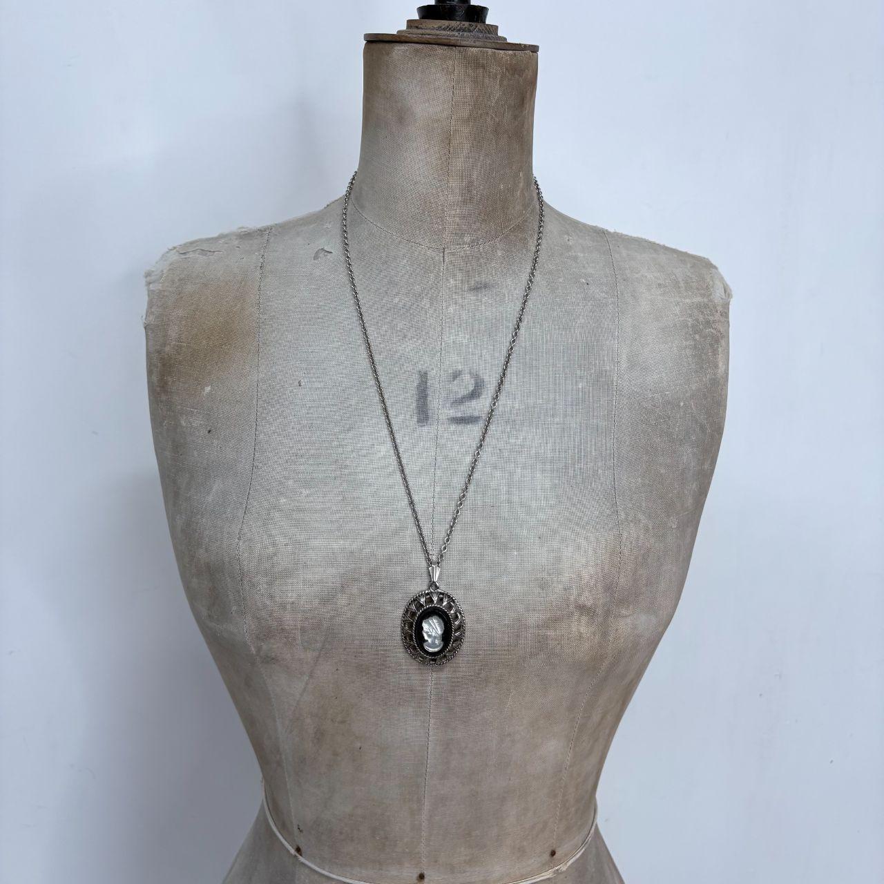 Mother of pearl cameo necklace