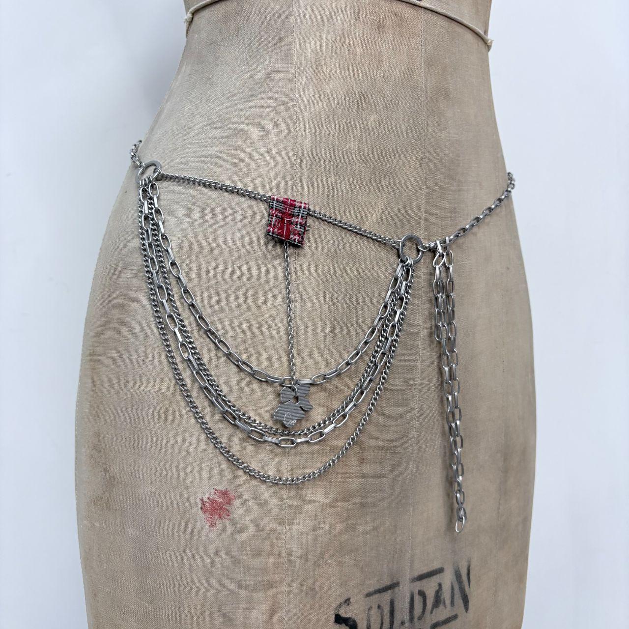 Silver draped cop copine waist chain