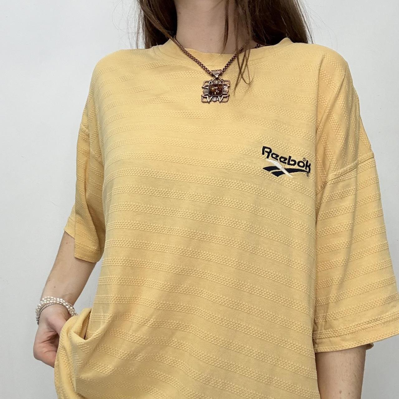 Baggy short sleeve yellow Reebok t-shirt