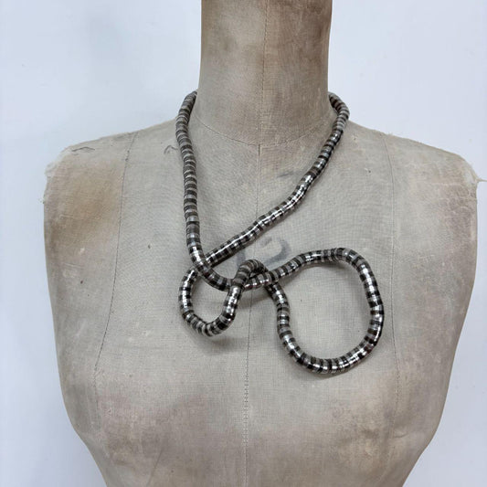 Chunky 90s metal stuctured necklace