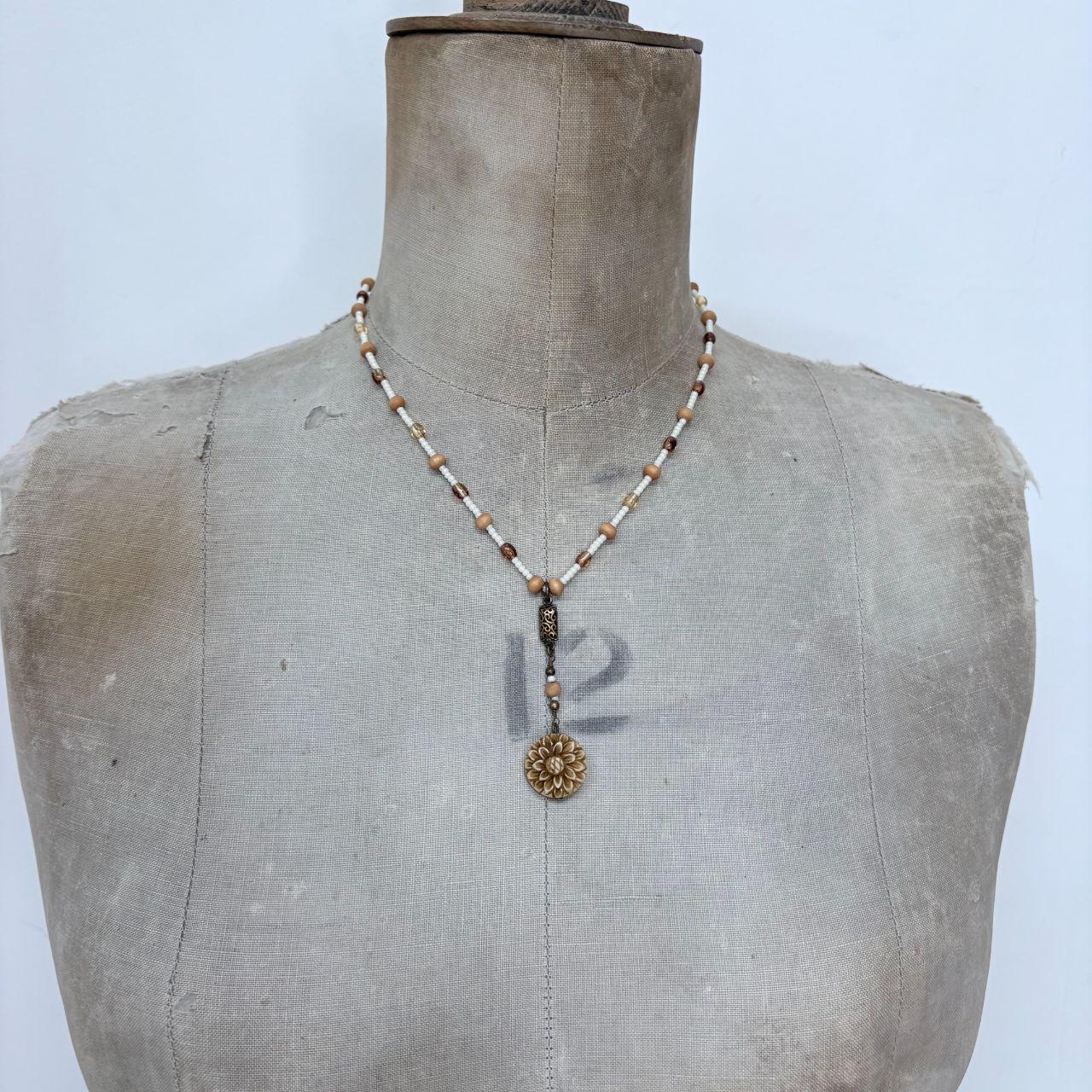 Boho beaded flower necklace