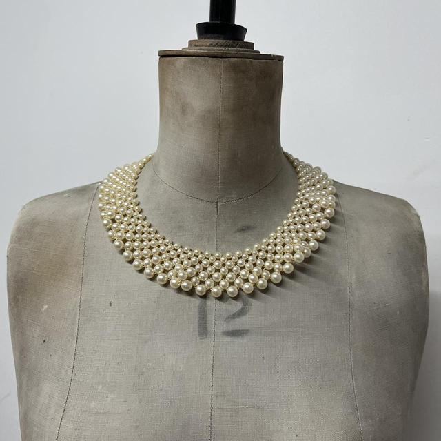 Pearl collar beaded necklace