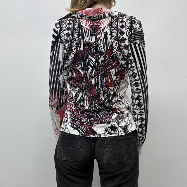 Save the queen embroidered graphic shirt