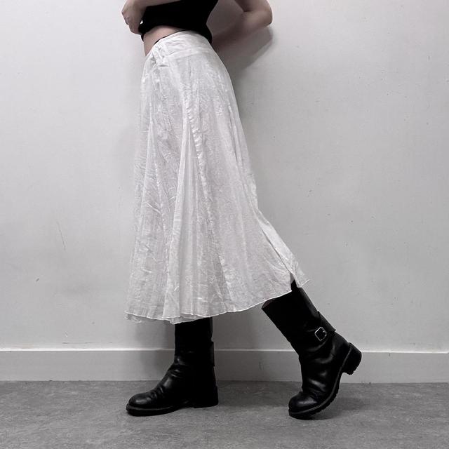 White crinkle pleated midi skirt