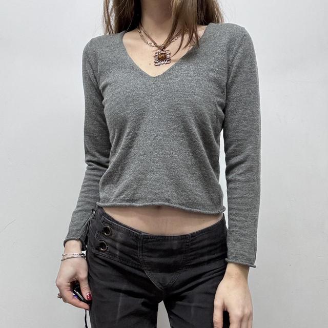 Fitted cropped grey wool knit graphic back jumper
