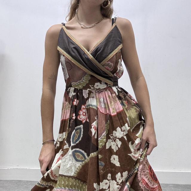 Brown floral derhy pleated dress