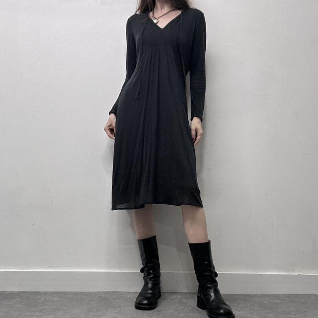 Black pleated 90s midi dress