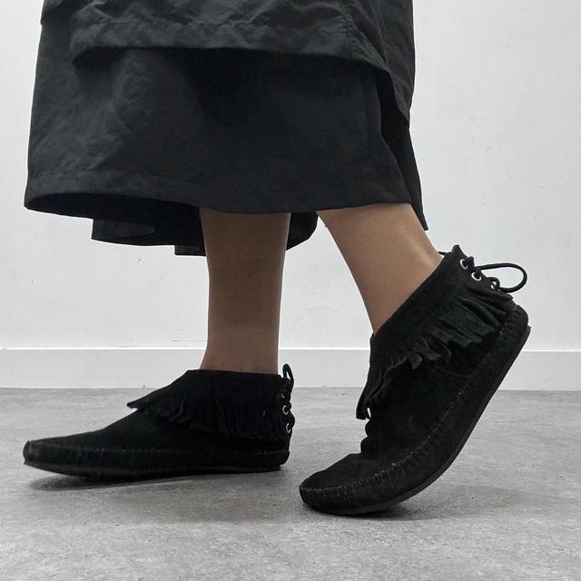 Black tassel hippie walbee style shoes