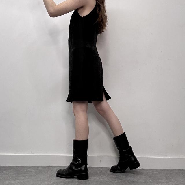 Black minimalist fitted dress