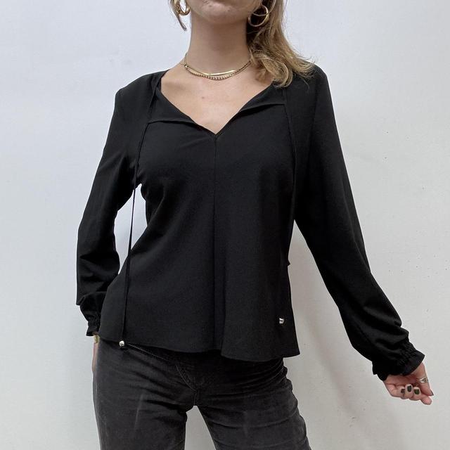 Black puff balloon shirt
