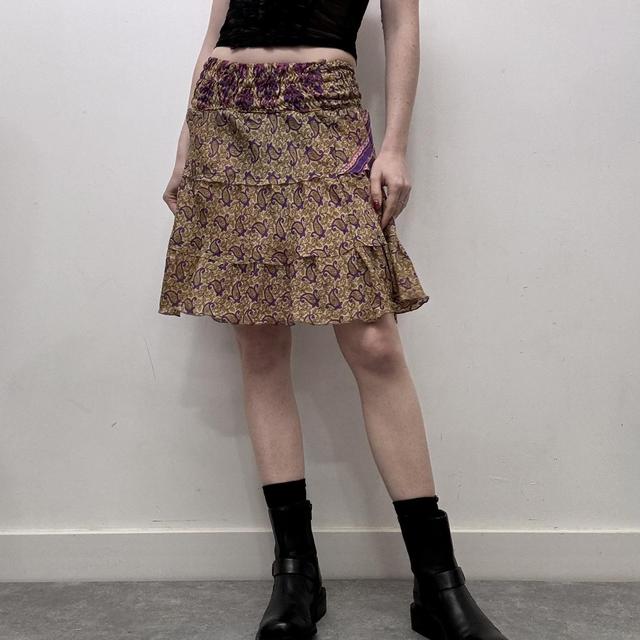 Mini floral ruffle skirt