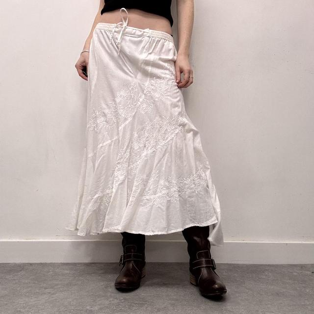 White cotton floral embroidered skirt