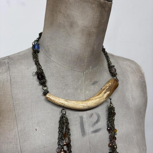 Archival horn chain necklace