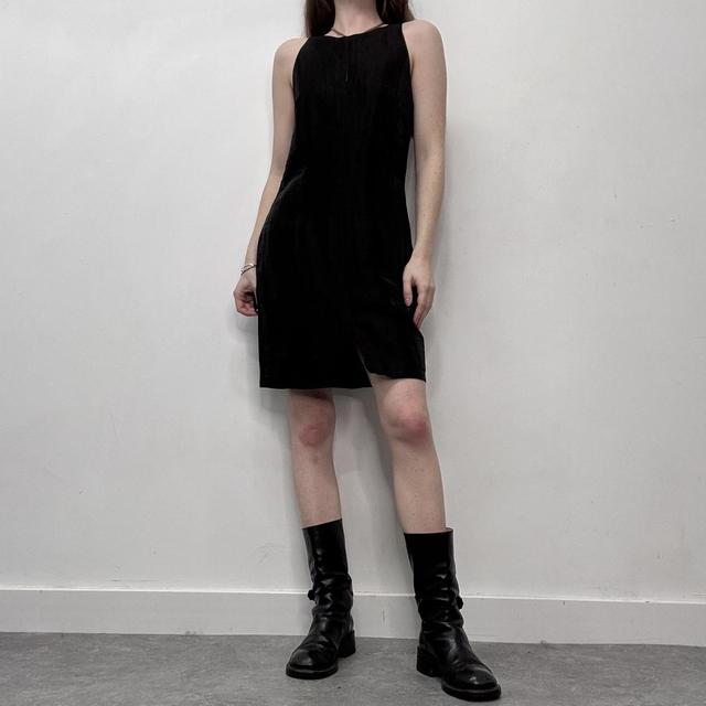 Black minimalist fitted dress