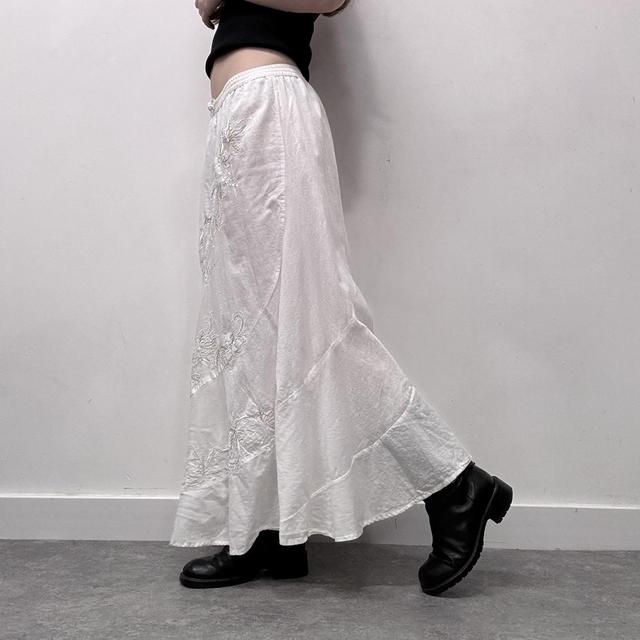 White lace embroidered maxi skirt