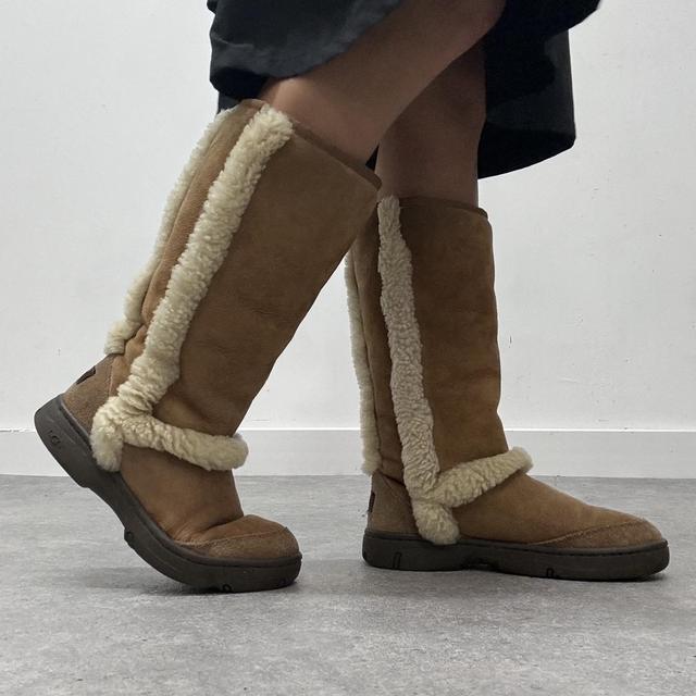Vintage tan suede fur shearling boots
