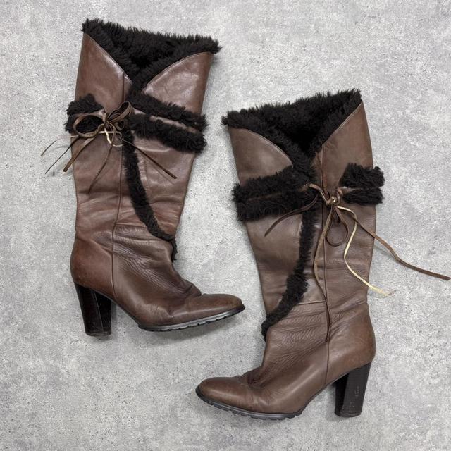 Brown leather sheepskin boots
