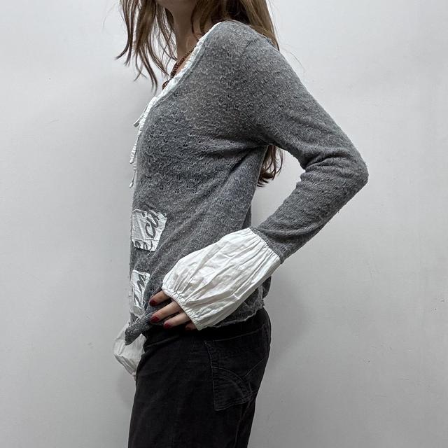 Grey flared knit puff shirt
