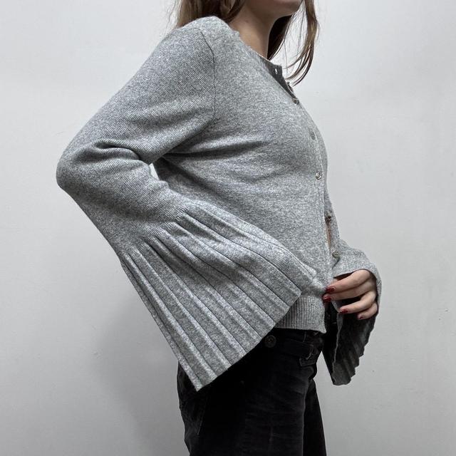 Grey wool knit flared pleated cardigan