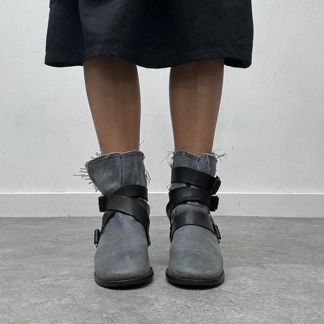 Biker wrap campus buckle boots