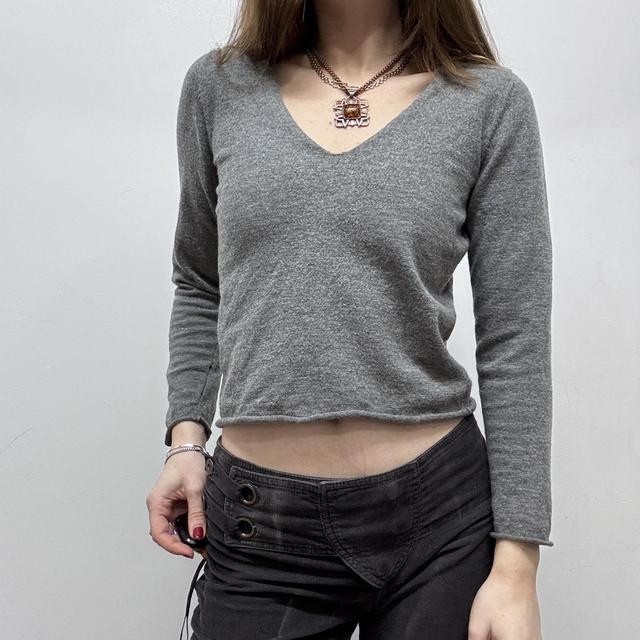 Fitted cropped grey wool knit graphic back jumper