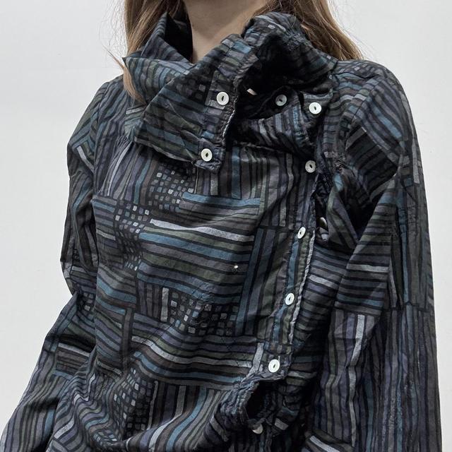 Asymmetric gathered patterned shirt
