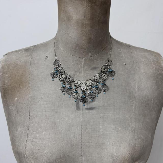 Silver boho wire flower necklace