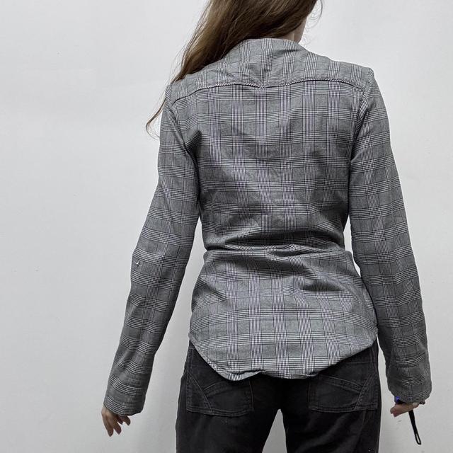 Fitted checked grey shirt