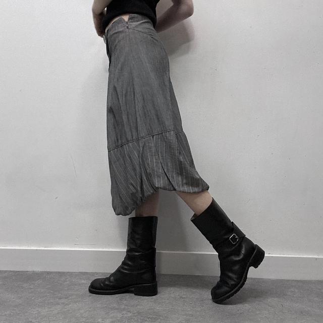 Grey puff balloon pinstripe skirt