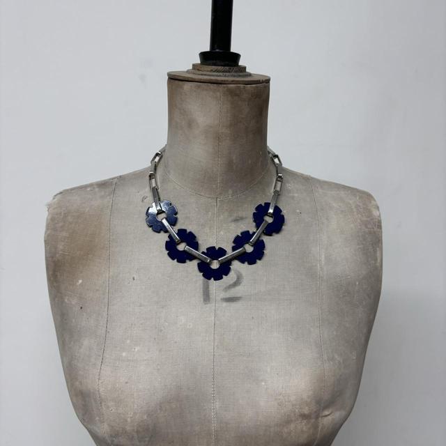 Cyber metal flower necklace