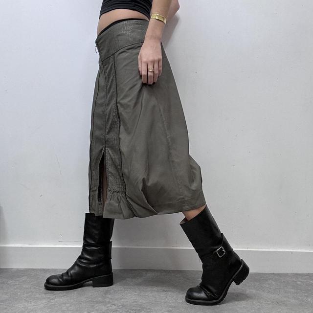 Khaki zip-up grunge puff skirt