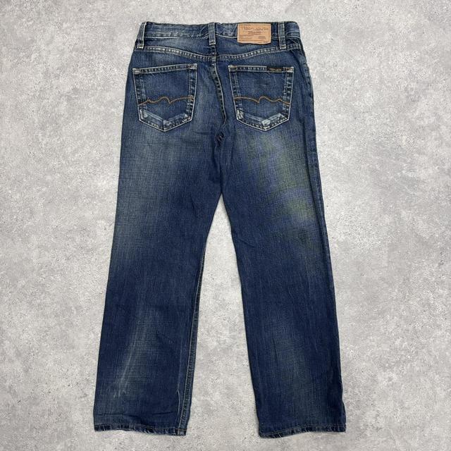 Distressed 90s straight leg jeans